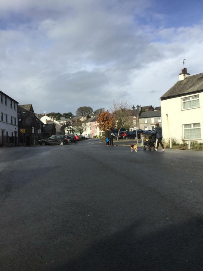 2 Leather Lane Ulverston Eksteriør bilde